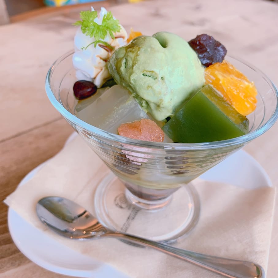 大人気な抹茶あんみつ 